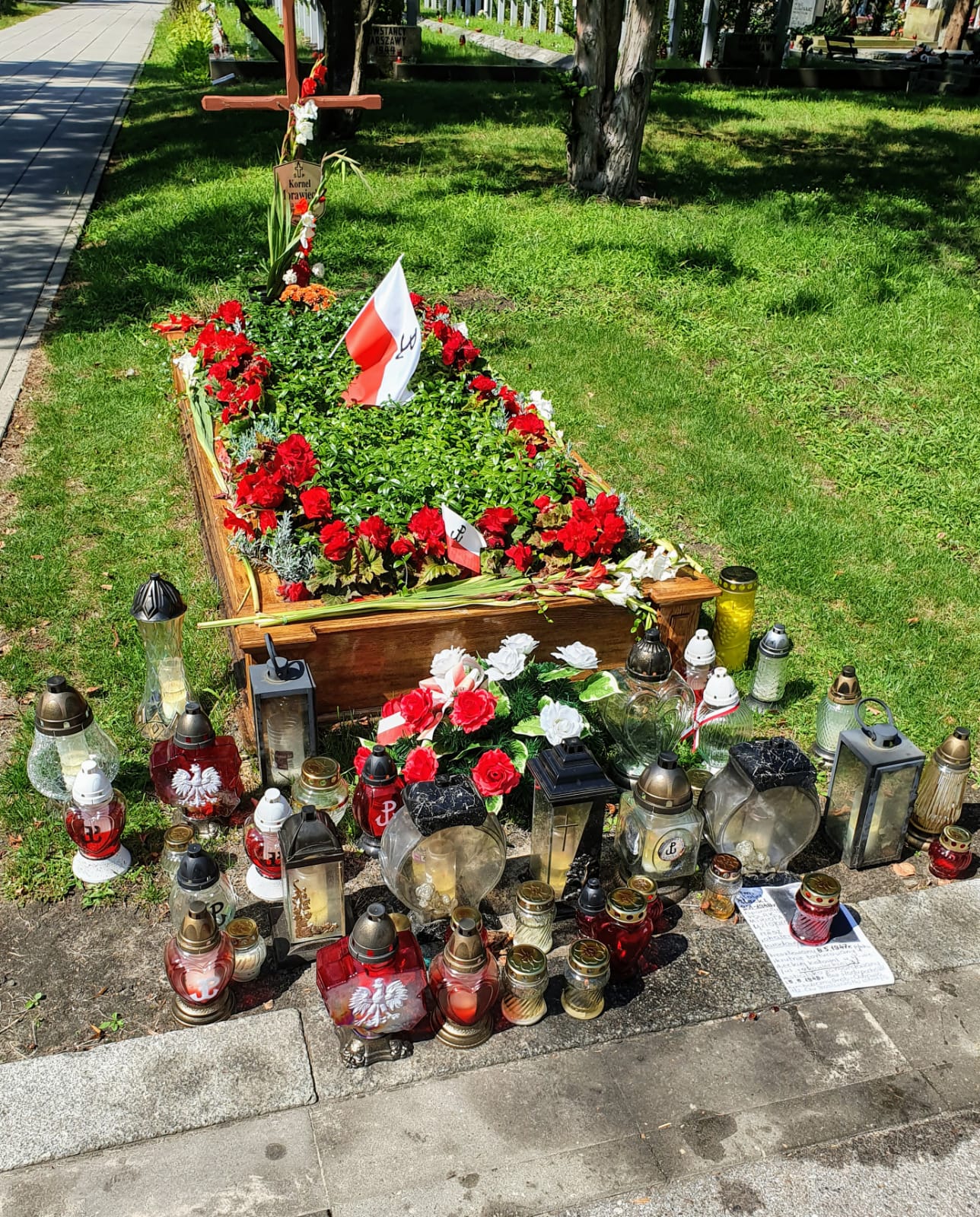 Wizyta na grobie wielkiego Polaka Kornela Morawieckiego