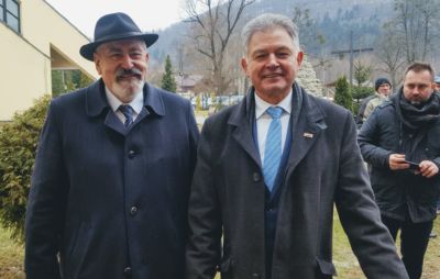 Konsul Janusz Krzywoszyński wraz z byłym przewodniczącym NSZZ „Solidarność” Marianem Krzaklewskim